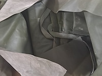 Metalen buizen en dekkleed - afbeelding 5 van  5