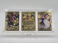 Metalen charizard kaarten in luxe acryl display - afbeelding 1 van  7