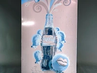 Metalen coca-cola verzamelbord met een afbeelding uit de reclamecampagne "the happiness factory" - afbeelding 2 van  5