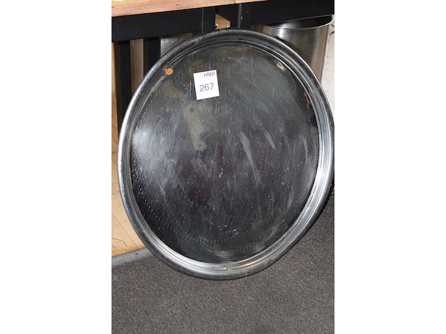 Metalen dienblad met doorsnede 70 cm. - afbeelding 2 van  3