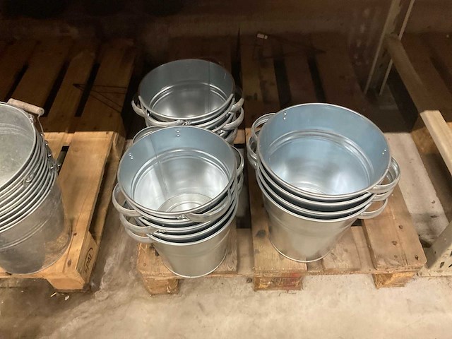 Metalen emmers - afbeelding 6 van  21