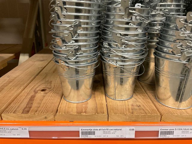 Metalen emmers - afbeelding 15 van  21
