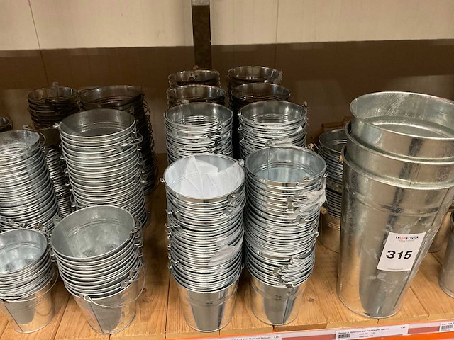 Metalen emmers - afbeelding 17 van  21