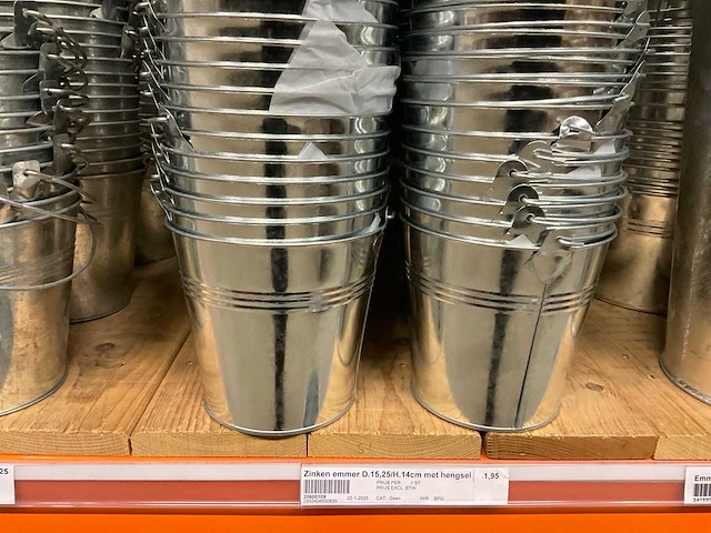 Metalen emmers - afbeelding 18 van  21