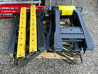 Metalen en kunststof schraag (12x) - afbeelding 1 van  1