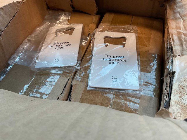 Metalen flessenopener bankpasformaat (1600x) - afbeelding 2 van  3