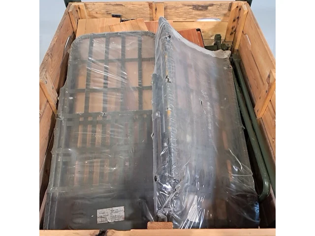 Metalen frames en 2x monteurskar - afbeelding 2 van  9