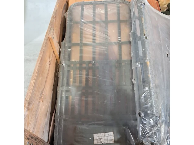 Metalen frames en 2x monteurskar - afbeelding 3 van  9