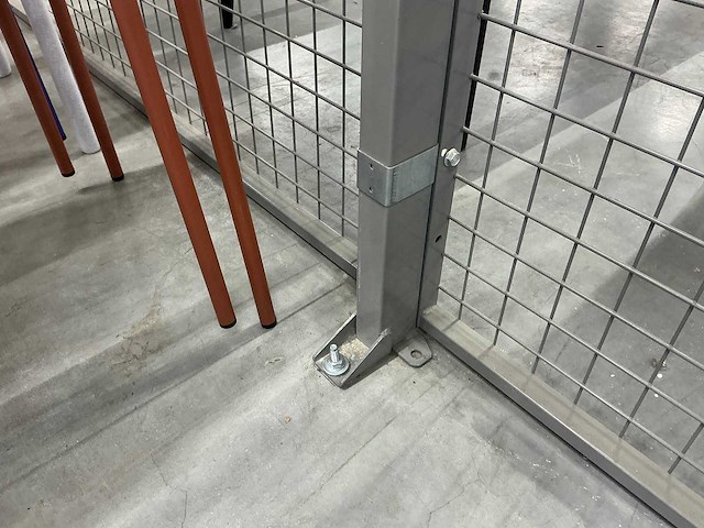 Metalen gaaswand 24 meter inclusief deur - afbeelding 2 van  8