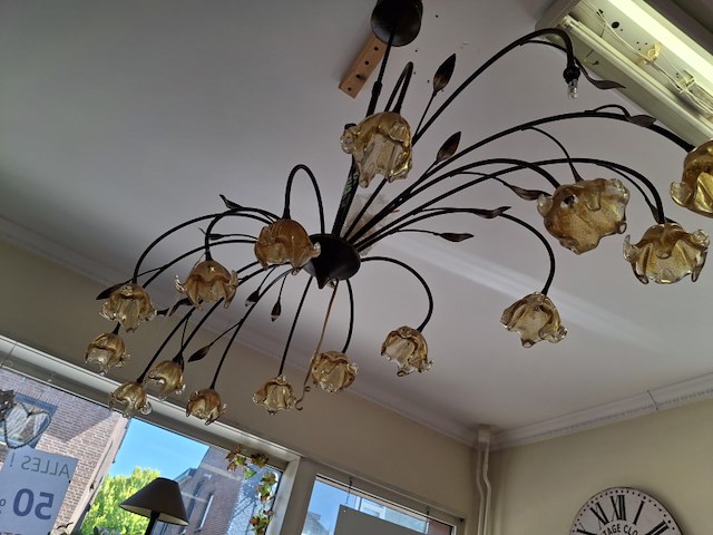 Metalen hanglamp met glazen roosjes - afbeelding 2 van  3