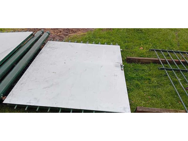 Metalen hek met 2-delige poort - afbeelding 6 van  11