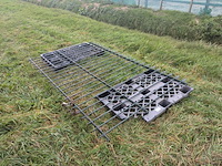 Metalen hek met 2-delige poort - afbeelding 7 van  11