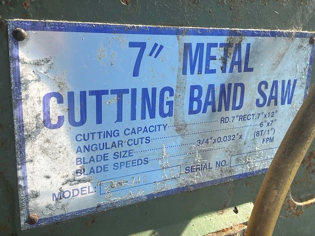 Metalen horizontale bandzaagmachine - afbeelding 13 van  14