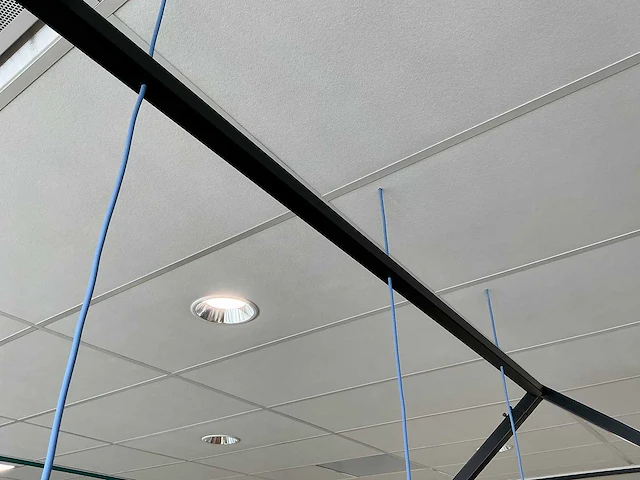 Metalen huisje frame met verlichting - afbeelding 3 van  3