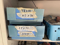 Metalen kast met diverse schroeven - afbeelding 9 van  9