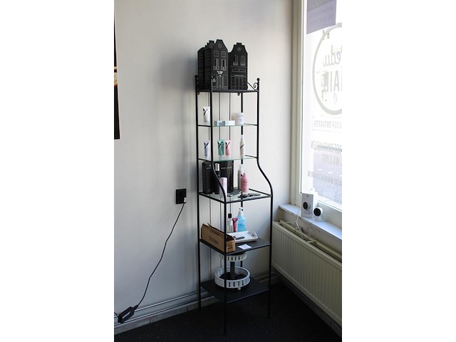 Metalen kast met glazen schappen, afm. 40 x 38 x 176 cm. - afbeelding 2 van  3
