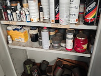 Metalen kast met inhoud - afbeelding 3 van  3