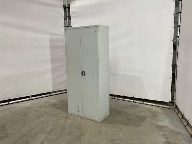 Metalen kast - afbeelding 1 van  5