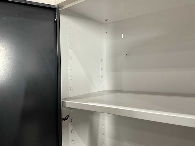 Metalen kast - afbeelding 5 van  5