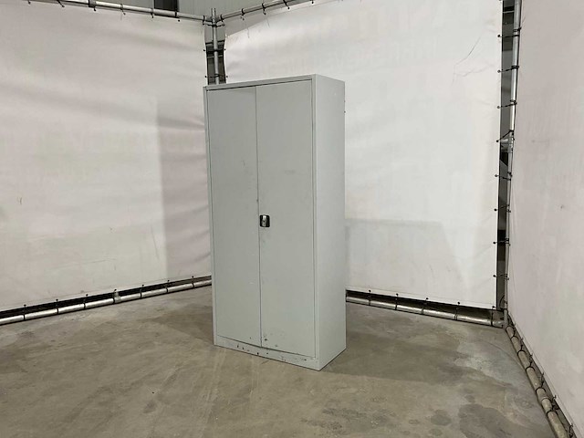 Metalen kast - afbeelding 1 van  5