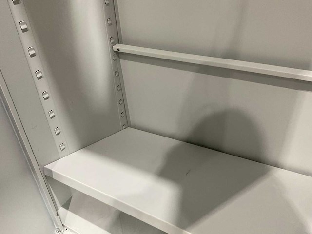 Metalen kast - afbeelding 5 van  5