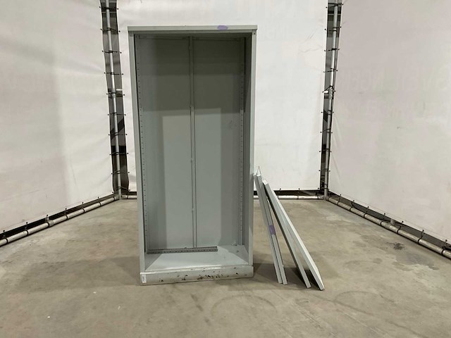 Metalen kast - afbeelding 3 van  5