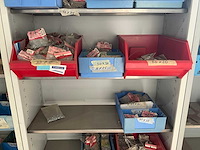 Metalen kasten met diverse schroeven (4x) - afbeelding 2 van  16