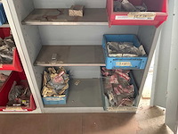 Metalen kasten met diverse schroeven (4x) - afbeelding 6 van  16