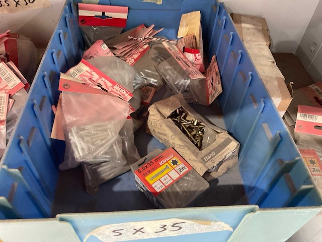 Metalen kasten met diverse schroeven (4x) - afbeelding 8 van  16