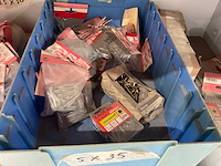 Metalen kasten met diverse schroeven (4x) - afbeelding 8 van  16