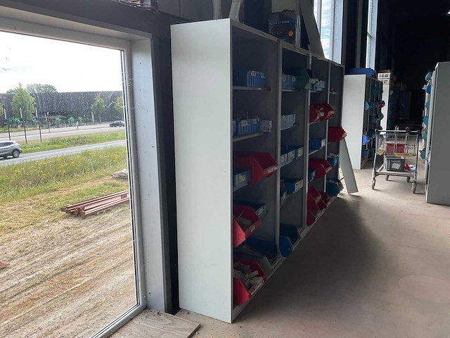 Metalen kasten met diverse schroeven (4x) - afbeelding 9 van  16