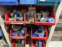Metalen kasten met inhoud (2x) - afbeelding 12 van  13
