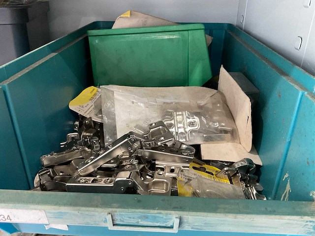 Metalen kasten met inhoud (2x) - afbeelding 5 van  11
