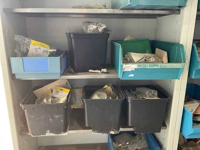 Metalen kasten met inhoud (2x) - afbeelding 8 van  11