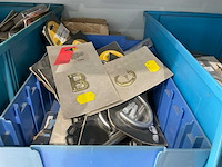 Metalen kasten met inhoud (2x) - afbeelding 2 van  11