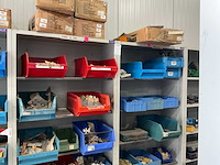 Metalen kasten met inhoud (2x) - afbeelding 1 van  13