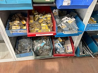 Metalen kasten met inhoud (2x) - afbeelding 9 van  13