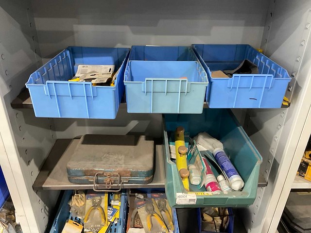Metalen kasten met inhoud (2x) - afbeelding 11 van  13