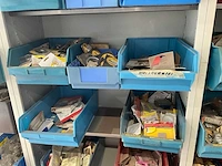 Metalen kasten met inhoud (2x) - afbeelding 8 van  11