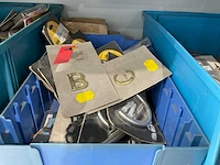 Metalen kasten met inhoud (2x) - afbeelding 10 van  11