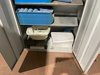 Metalen kasten met inhoud (2x) - afbeelding 4 van  8