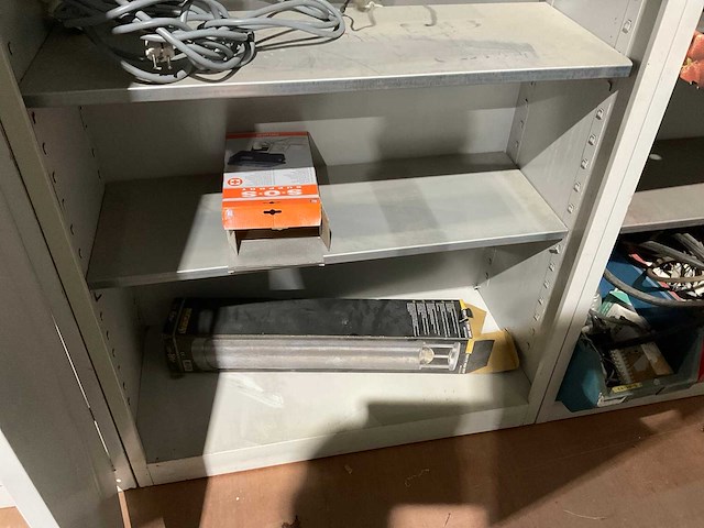 Metalen kasten met inhoud (2x) - afbeelding 6 van  8
