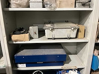 Metalen kasten met inhoud (2x) - afbeelding 7 van  8