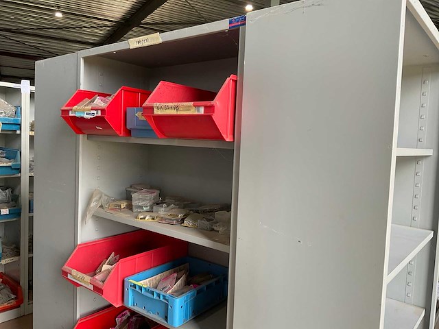 Metalen kasten met inhoud (4x) - afbeelding 13 van  13