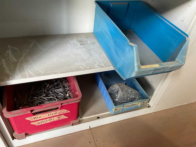 Metalen kasten met inhoud (4x) - afbeelding 6 van  20