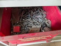 Metalen kasten met inhoud (4x) - afbeelding 7 van  20