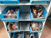 Metalen kasten met inhoud (4x) - afbeelding 9 van  20