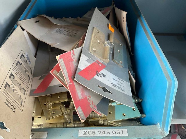 Metalen kasten met inhoud (4x) - afbeelding 13 van  20