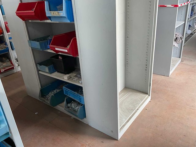 Metalen kasten met inhoud (4x) - afbeelding 12 van  18