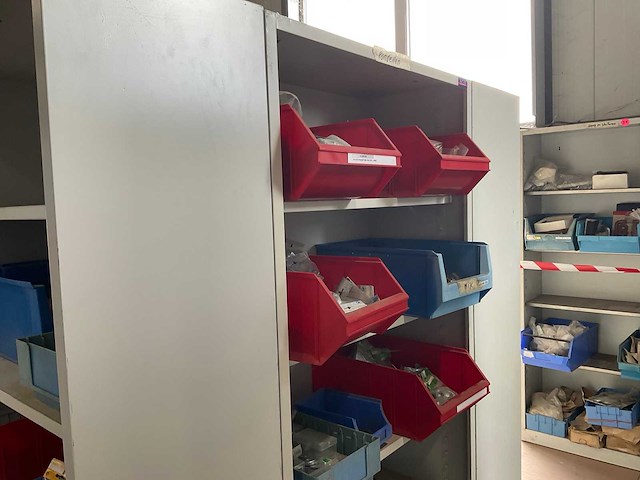 Metalen kasten met inhoud (4x) - afbeelding 9 van  18